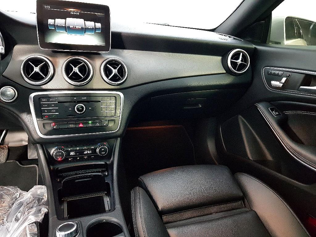 Mercedes Benz CLA Class - Vista 10