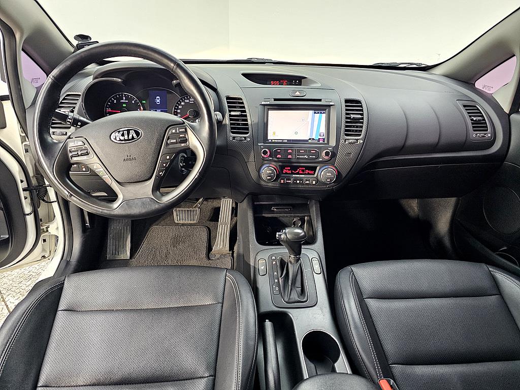 KIA K3 - Vista 5