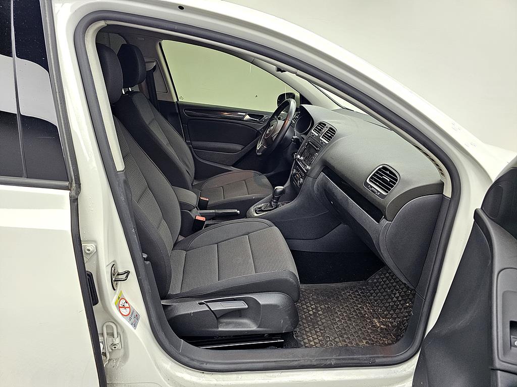 Volkswagen Golf - Vista 11