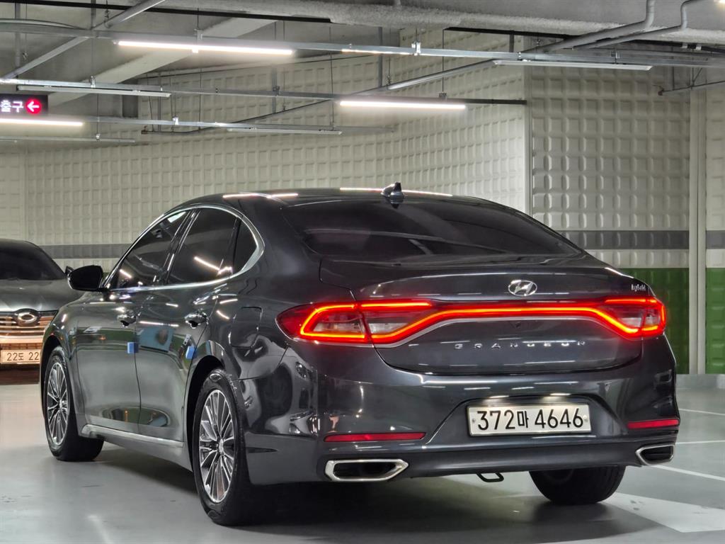 HYUNDAI Grandeur - Vista 3