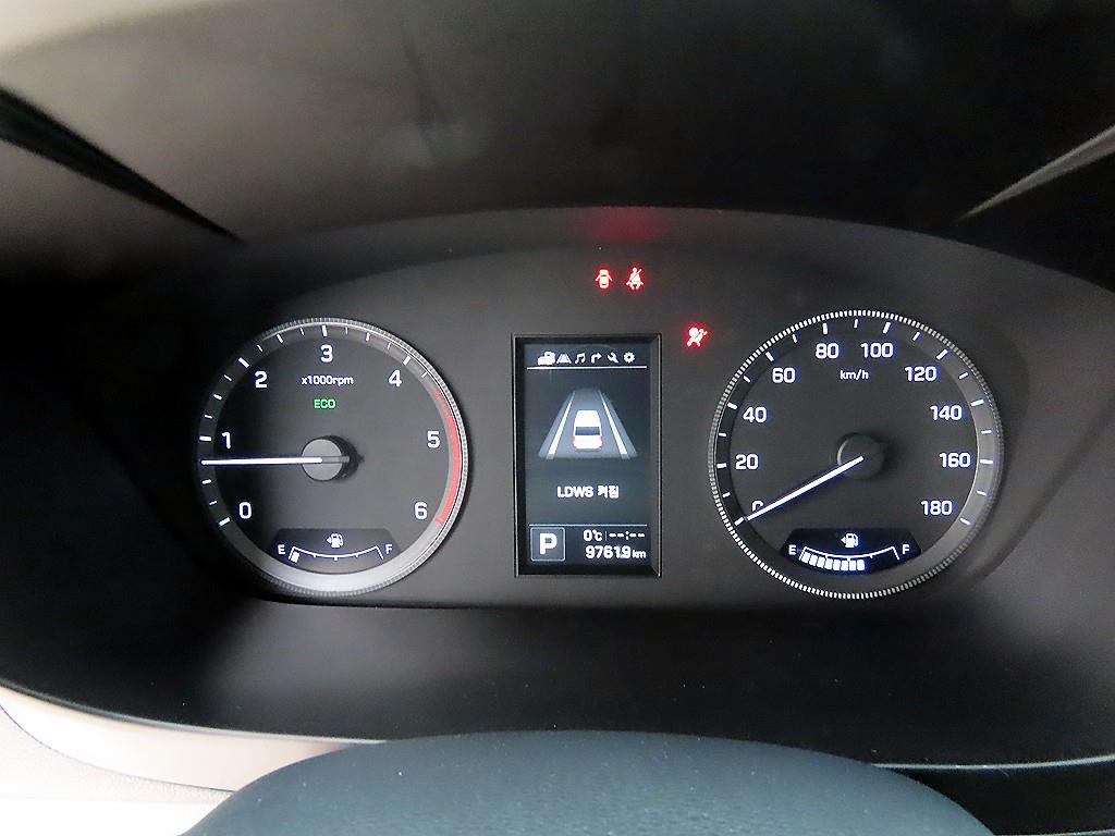 HYUNDAI Solati - Vista 10