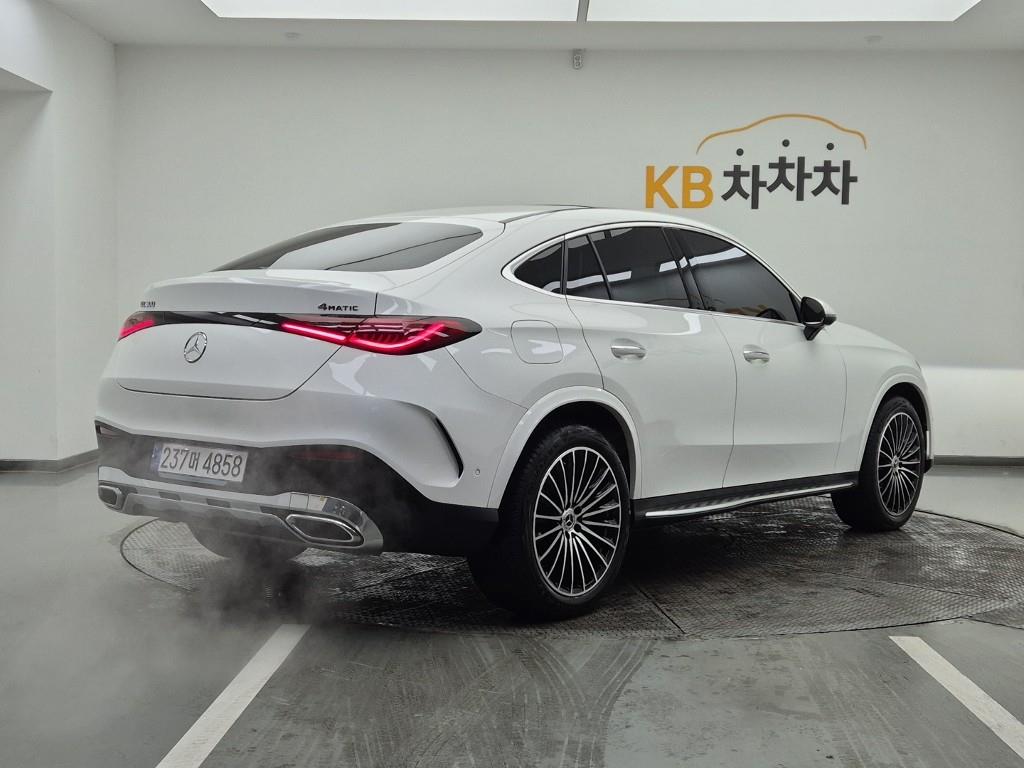 Mercedes Benz GLC Class - Vista 4