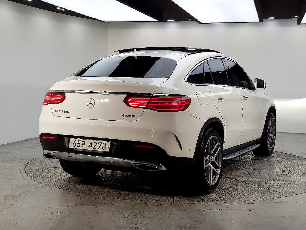Mercedes Benz GLE Class - Vista 4