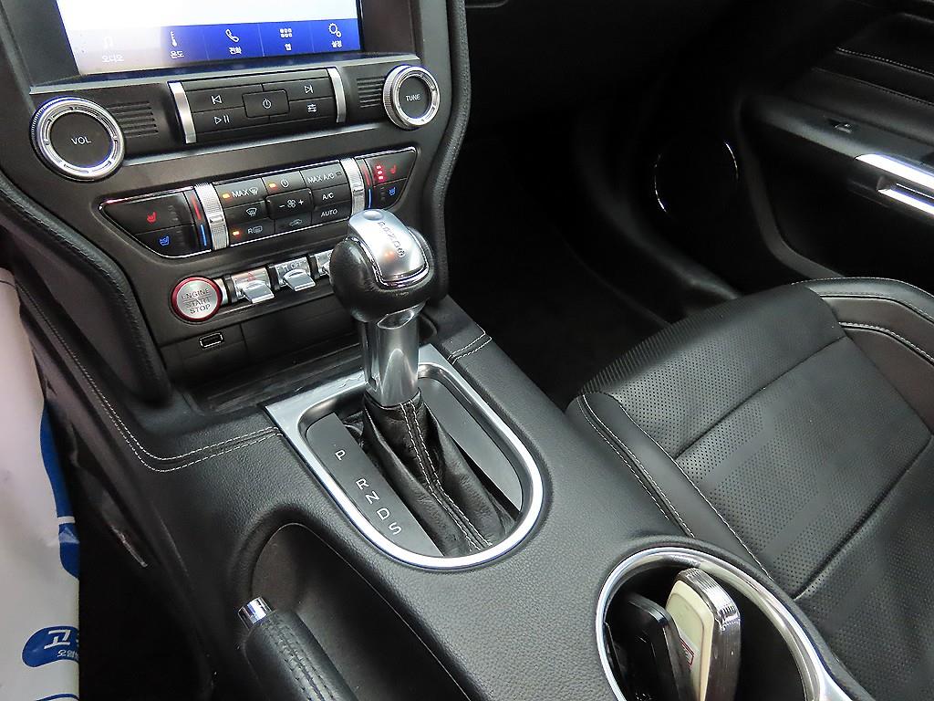 Ford Mustang - Vista 10