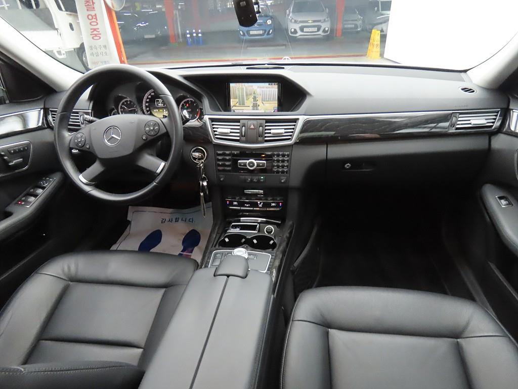 Mercedes Benz E class - Vista 5