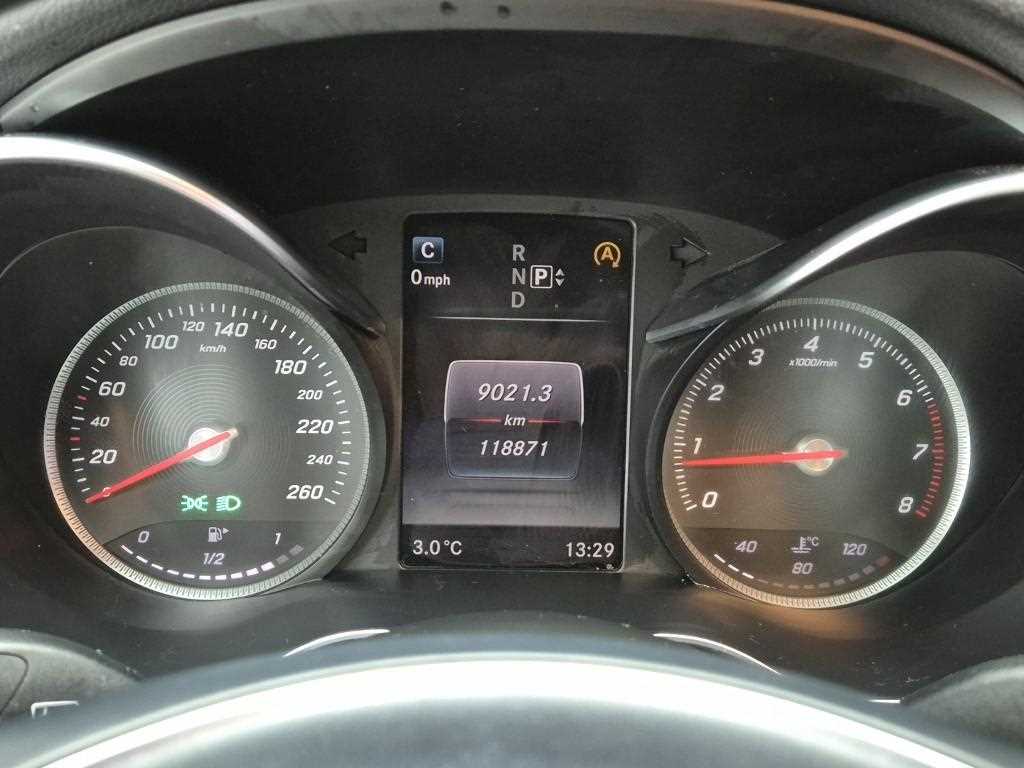 Mercedes Benz C Class - Vista 6