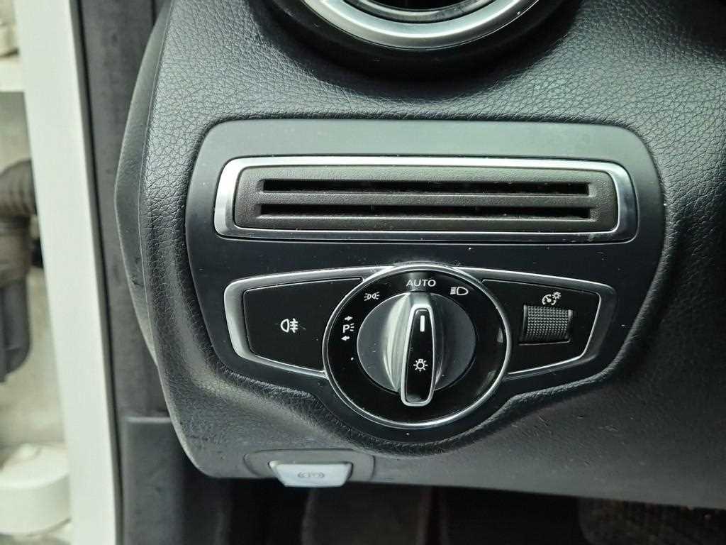 Mercedes Benz C Class 2015 Blanco - Importación desde Corea - HF Imports Iquique - Foto 18