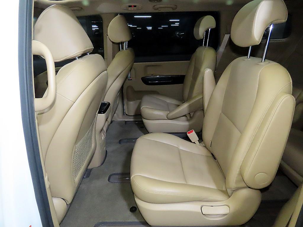 KIA Carnival - Vista 7
