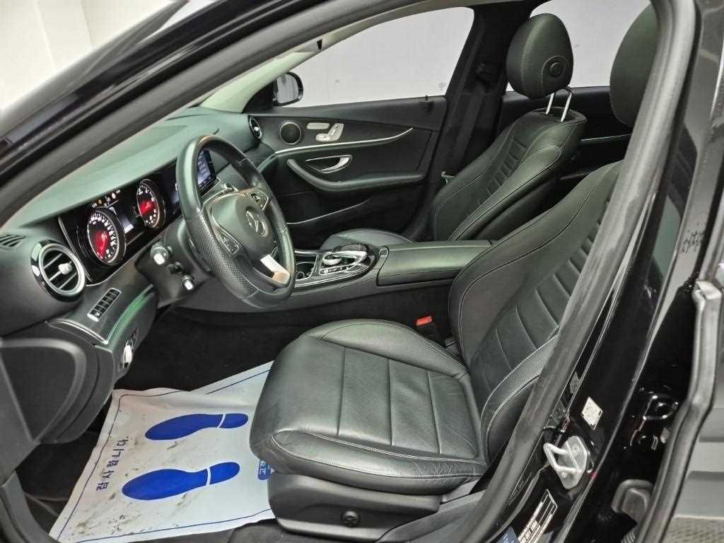 Mercedes Benz E class - Vista 11