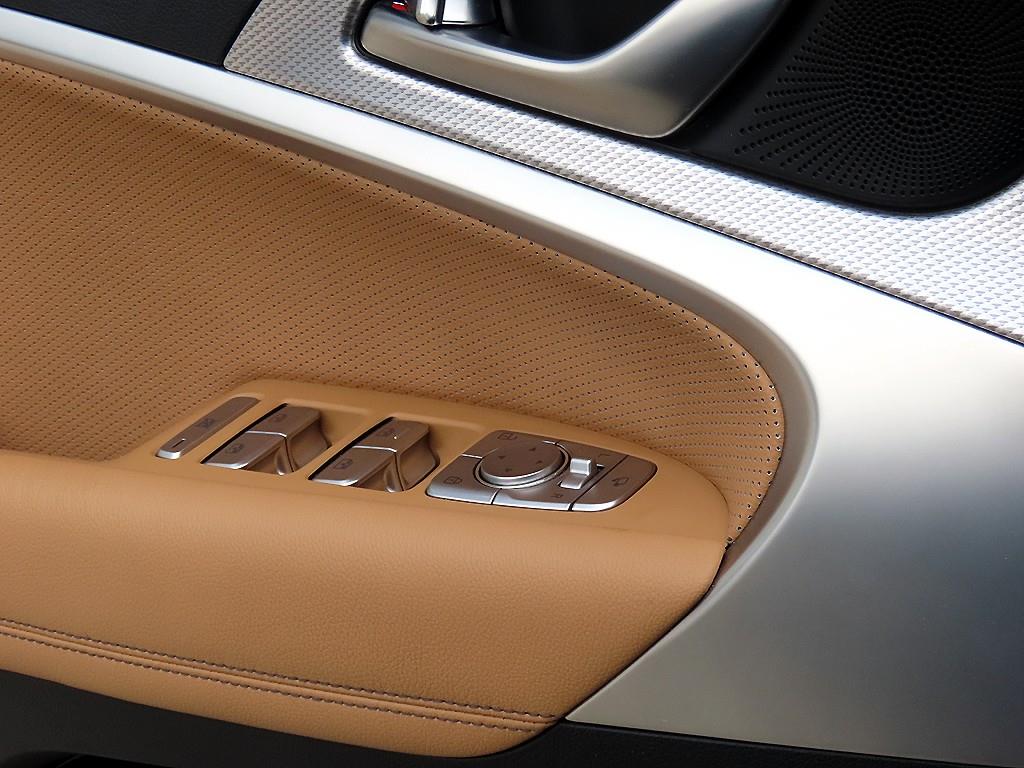 Genesis G70 - Vista 12