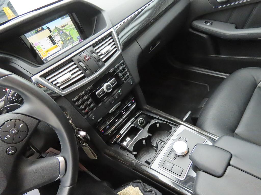 Mercedes Benz E class - Vista 10