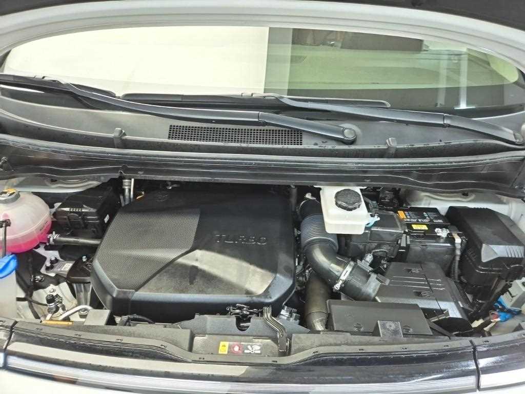 HYUNDAI Staria - Vista 5