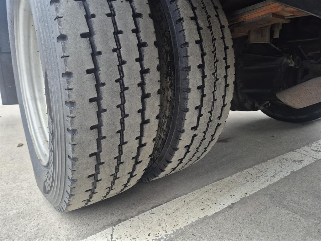 medium and large cargo truck 2015 Blanco - Importación desde Corea - HF Imports Iquique - Foto 19