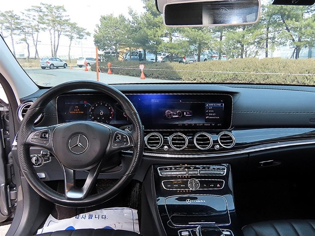 Mercedes Benz E class - Vista 7