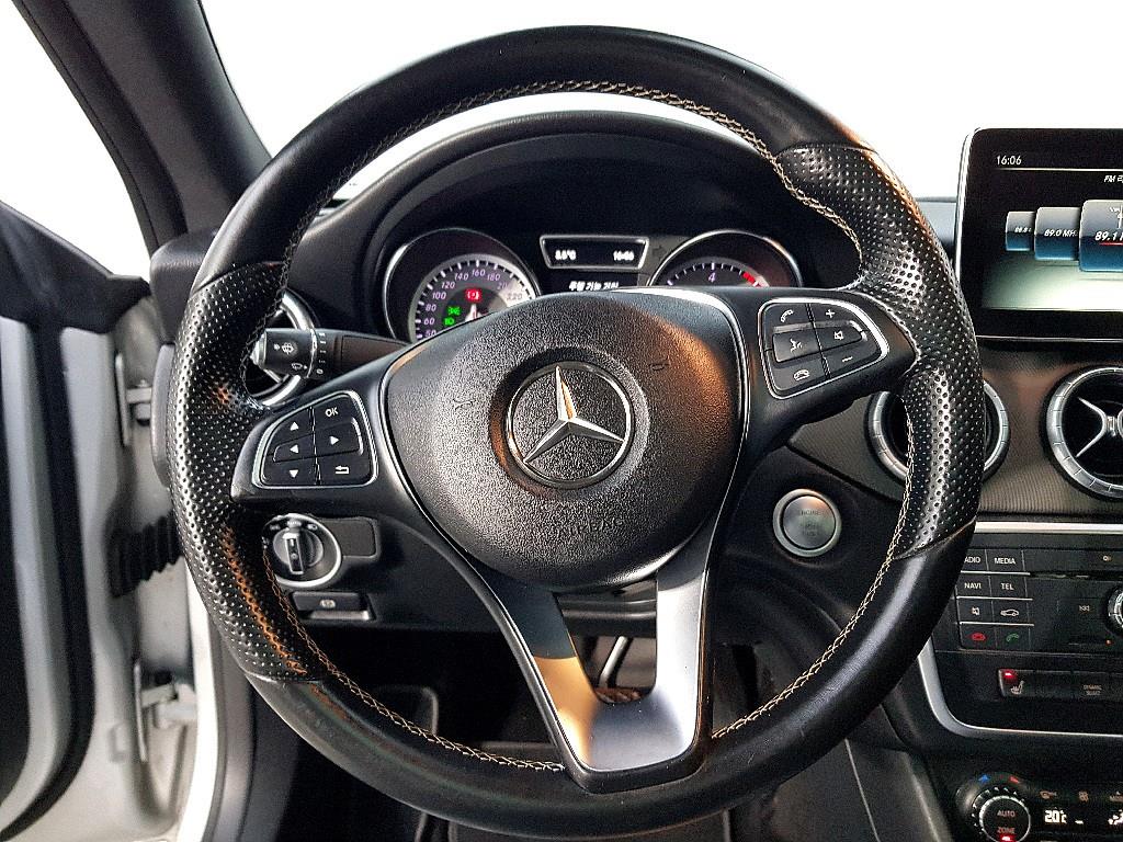 Mercedes Benz CLA Class - Vista 11