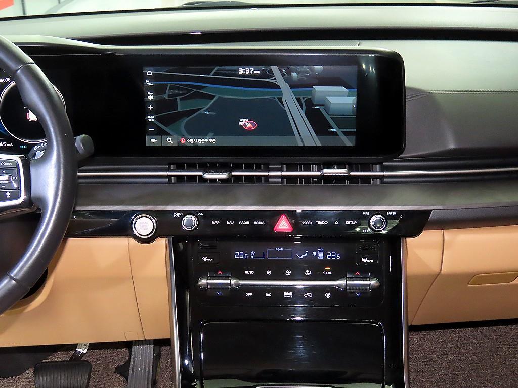 KIA Carnival - Vista 11