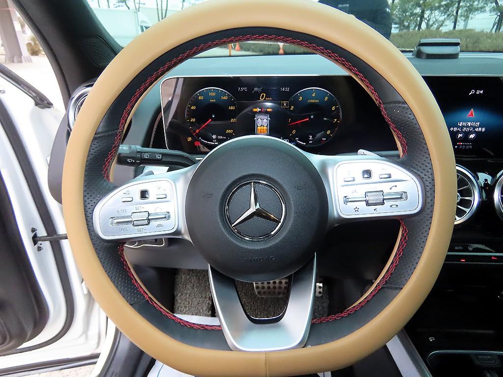 Mercedes Benz GLB Class - Vista 8