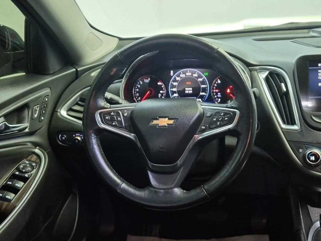 Chevrolet Malibu - Vista 9