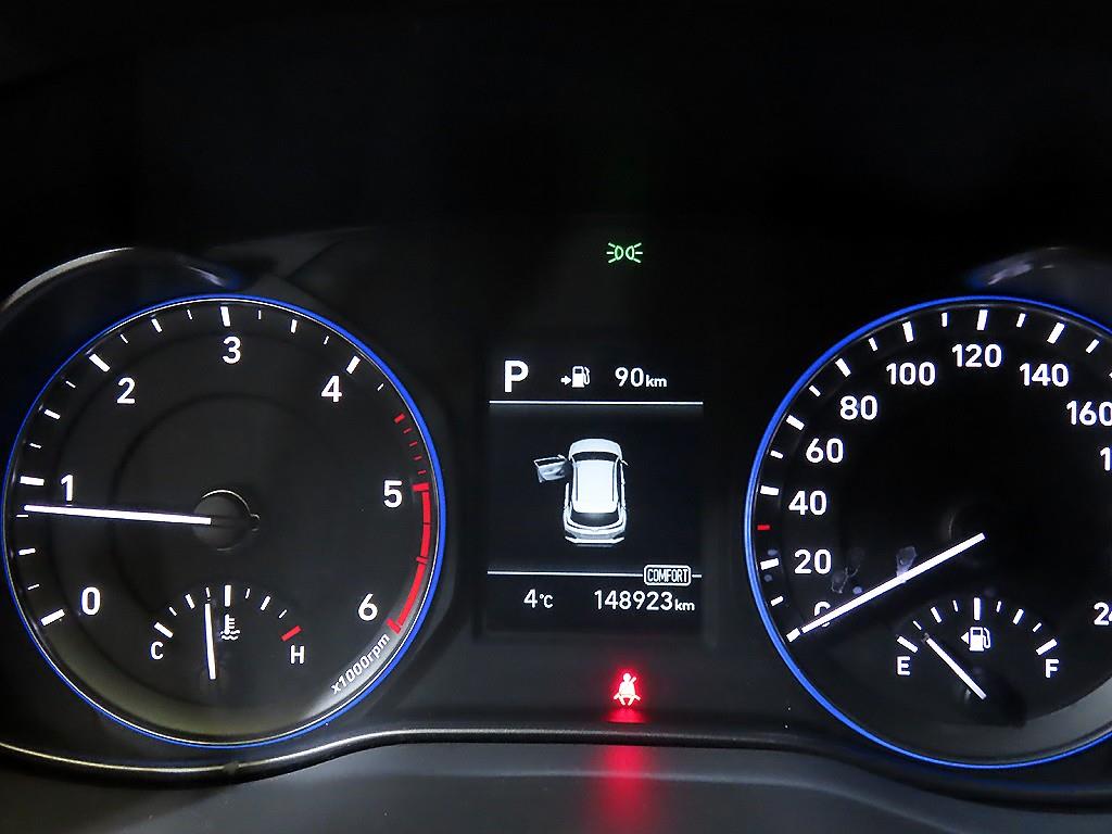 HYUNDAI Kona - Vista 9