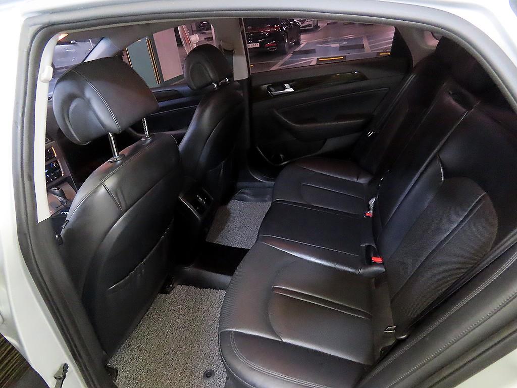 HYUNDAI Sonata - Vista 7