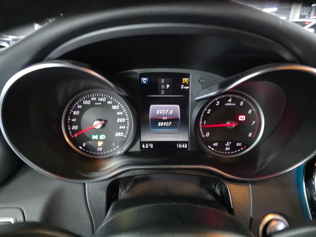 Mercedes Benz C Class - Vista 9