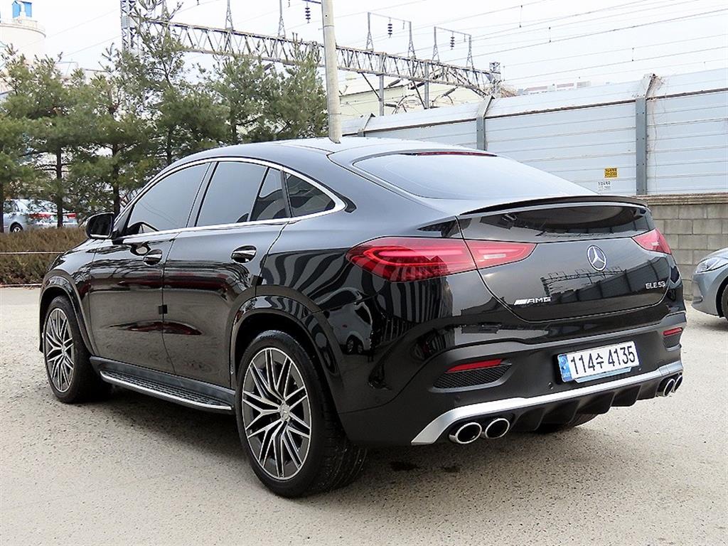 Mercedes Benz GLE Class - Vista 3