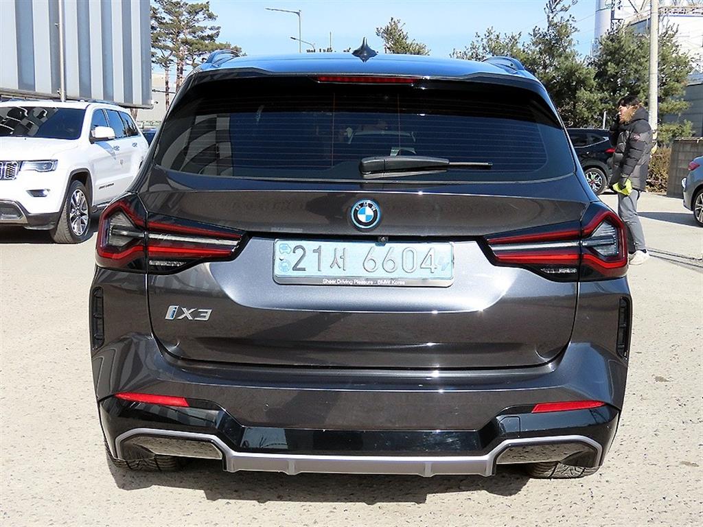 BMW iX3 - Vista 4