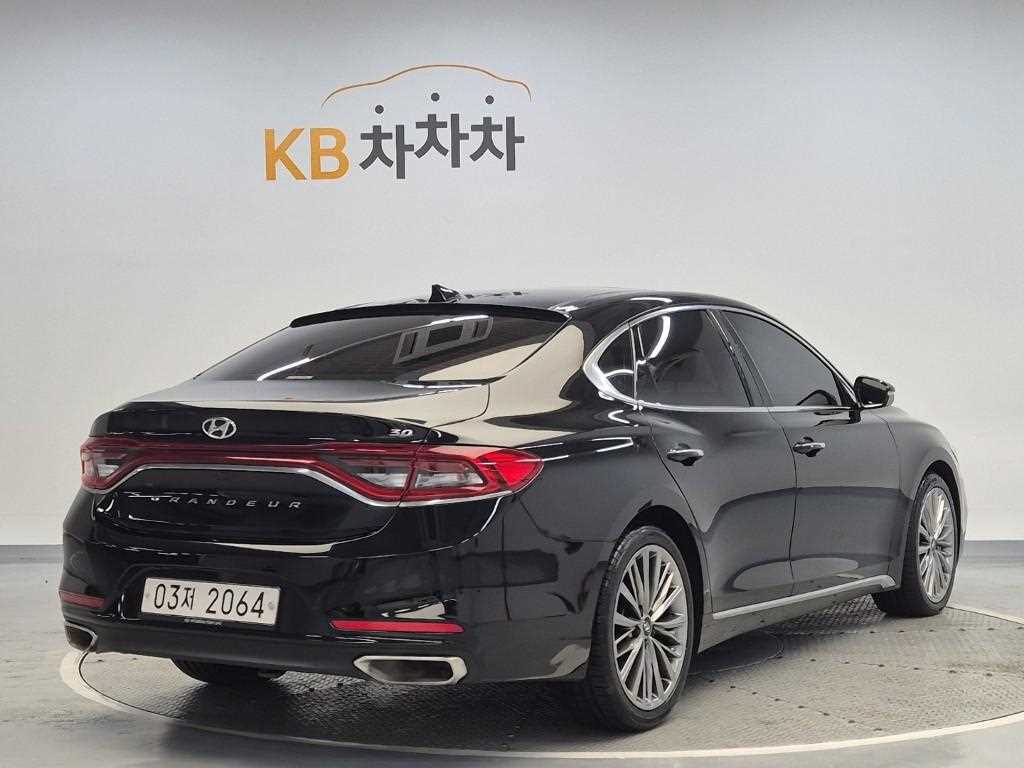 HYUNDAI Grandeur - Vista 3