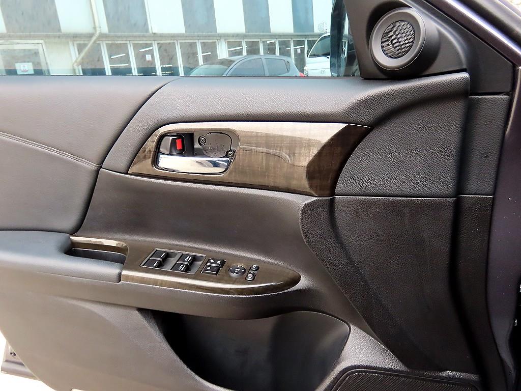 Honda Accord - Vista 11