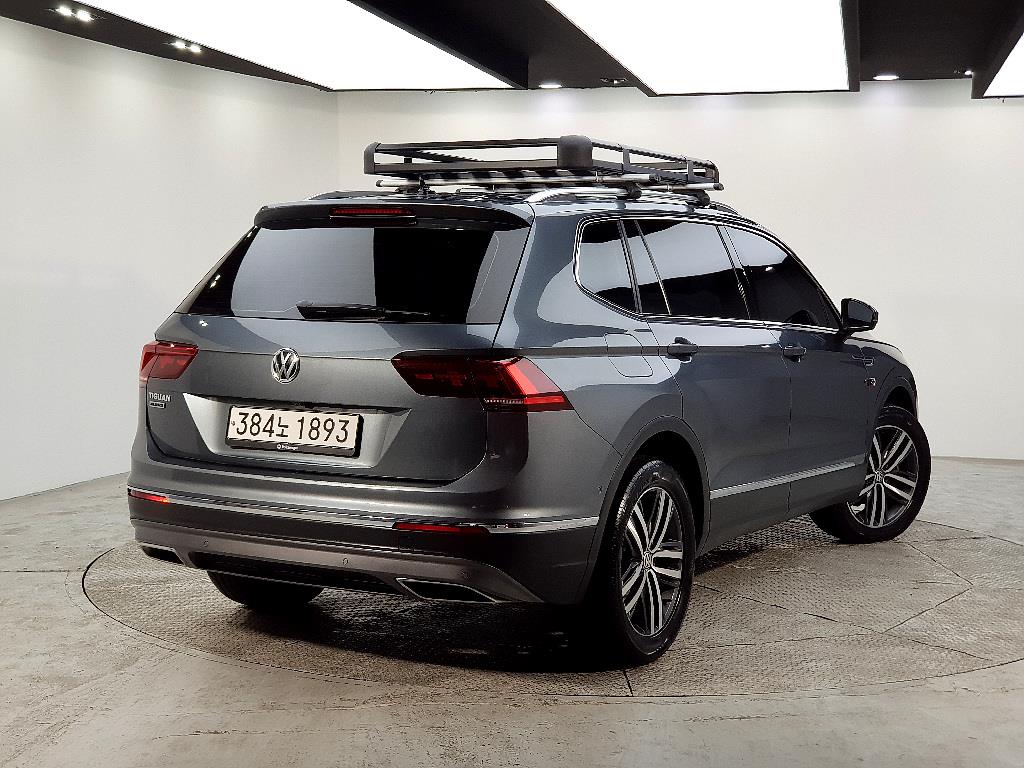 Volkswagen Tiguan - Vista 4