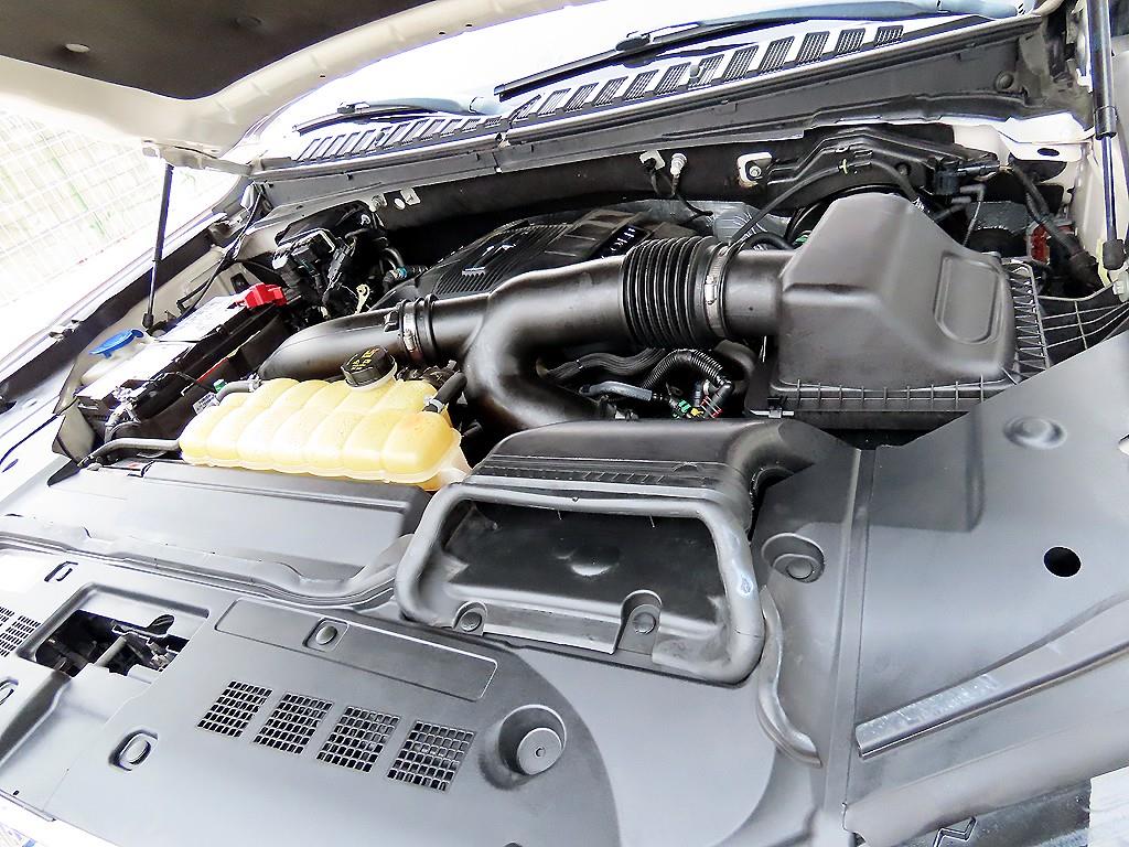 Lincoln Navigator 2018 Blanco - Importación desde Corea - HF Imports Iquique - Foto 19