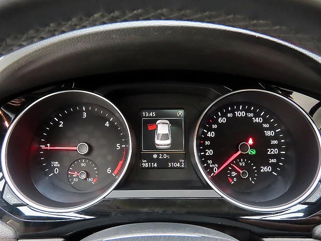 Volkswagen Jetta - Vista 8