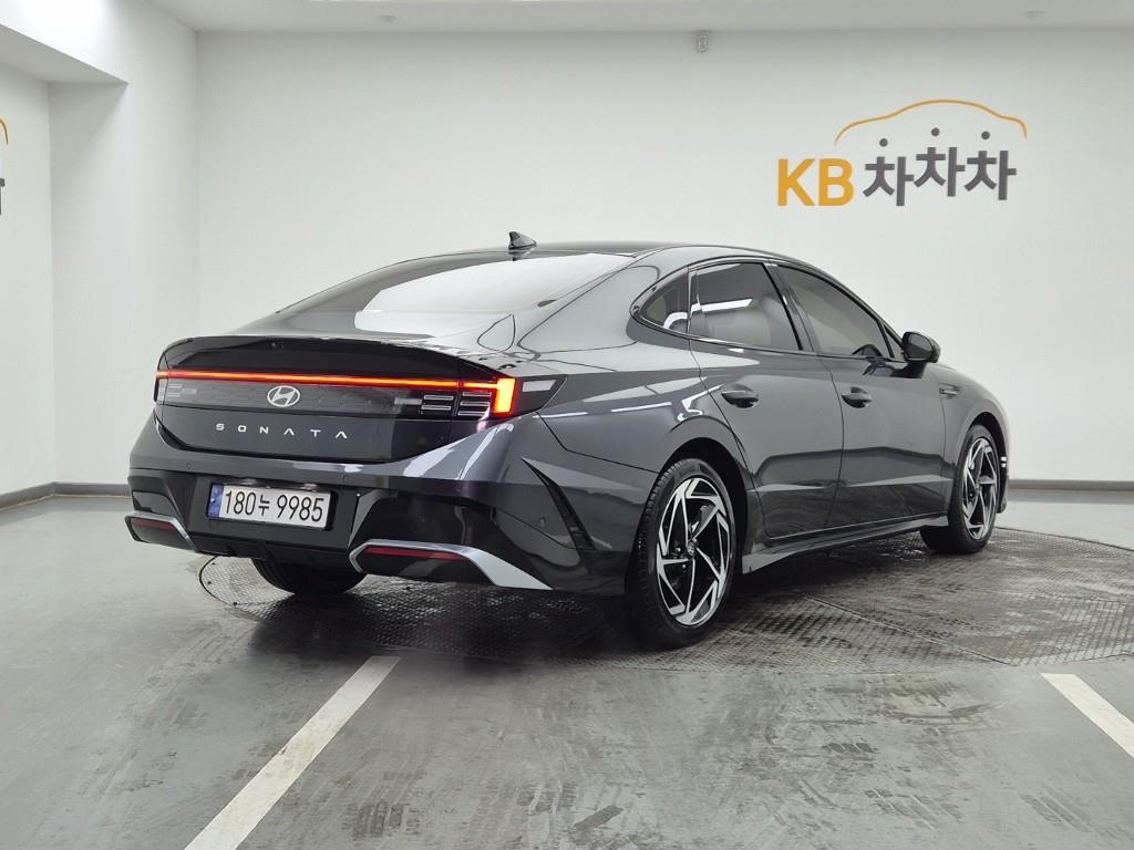 HYUNDAI Sonata - Vista 4