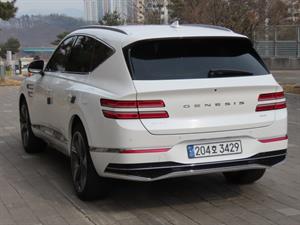 Genesis GV80 - Vista 8