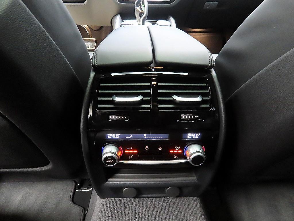 BMW 5 Series 2019 the color of pearl - Importación desde Corea - HF Imports Iquique - Foto 17