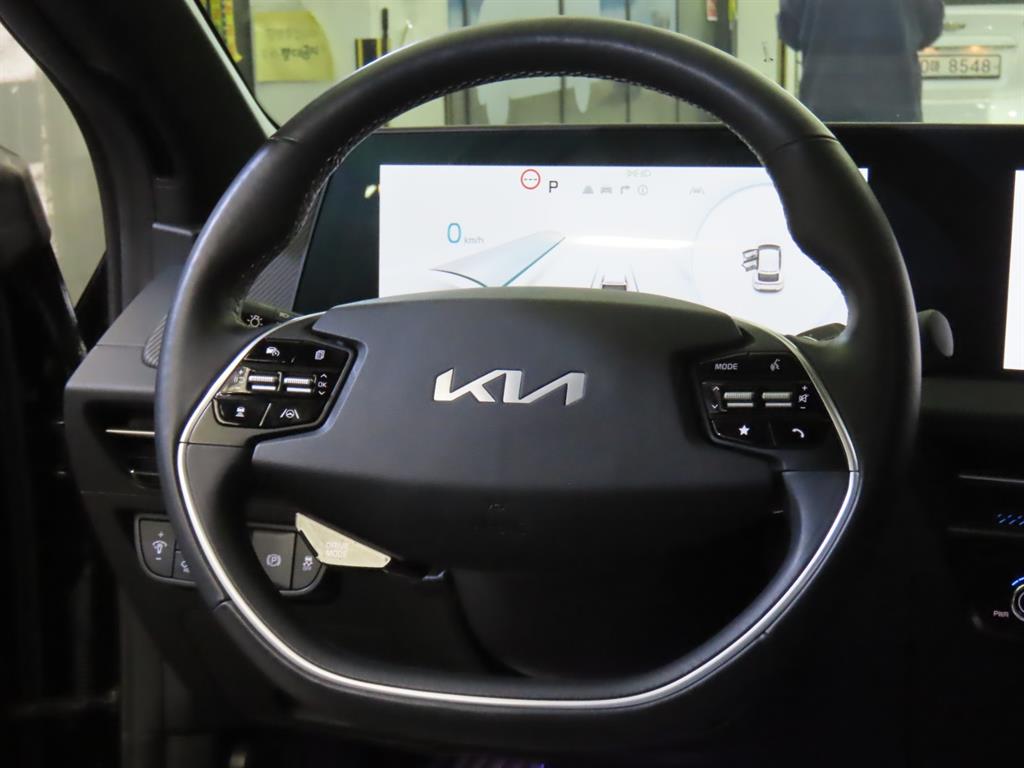 KIA EV6 2023 Negro - Importación desde Corea - HF Imports Iquique - Foto 8