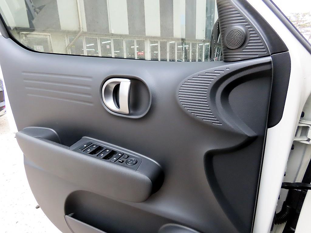 HYUNDAI Casper - Vista 11