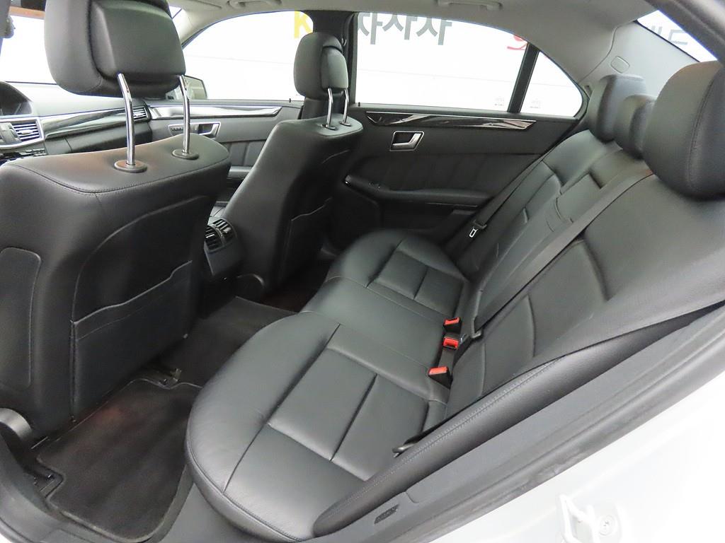 Mercedes Benz E class - Vista 7