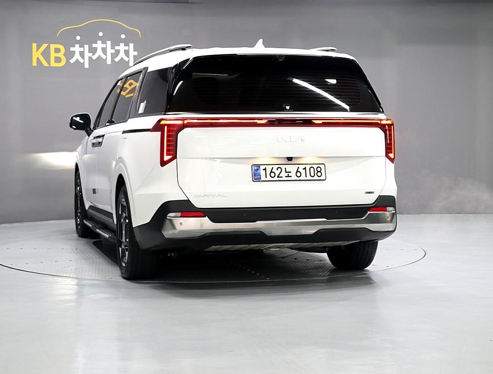 KIA Carnival - Vista 4