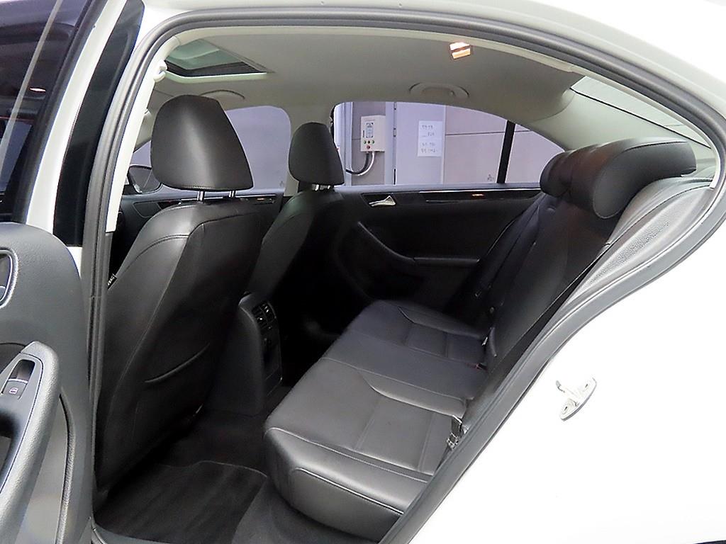 Volkswagen Jetta - Vista 6