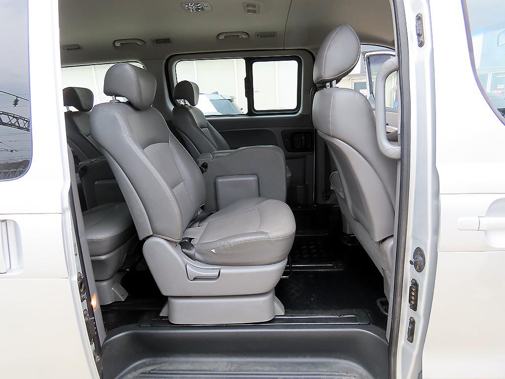 HYUNDAI Starex - Vista 6