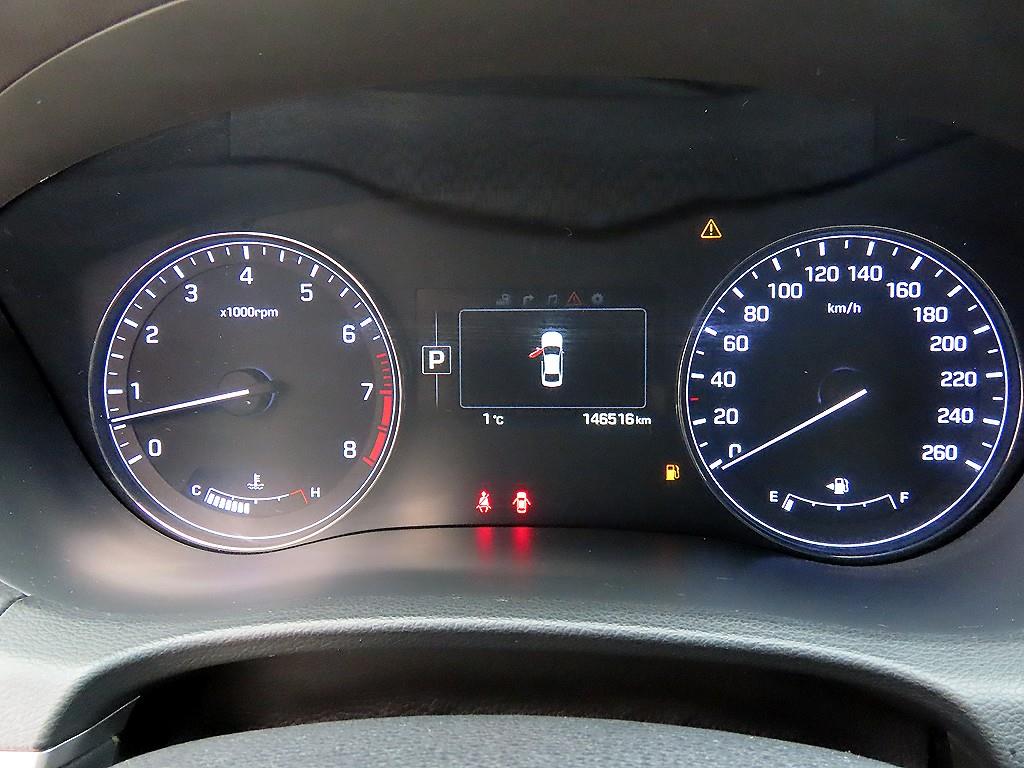 HYUNDAI Genesis - Vista 9