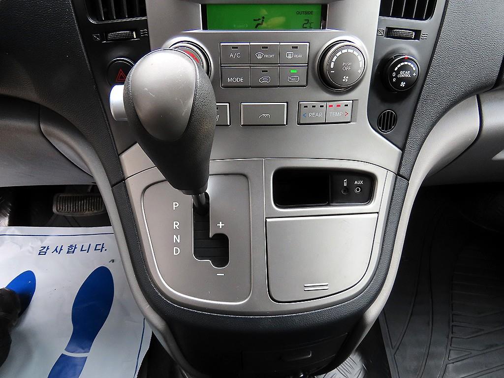 HYUNDAI Starex - Vista 11