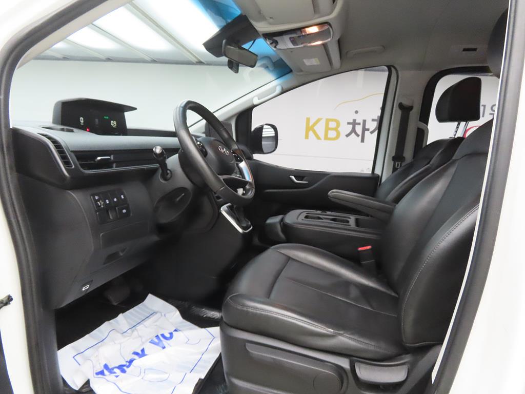 HYUNDAI Staria - Vista 5