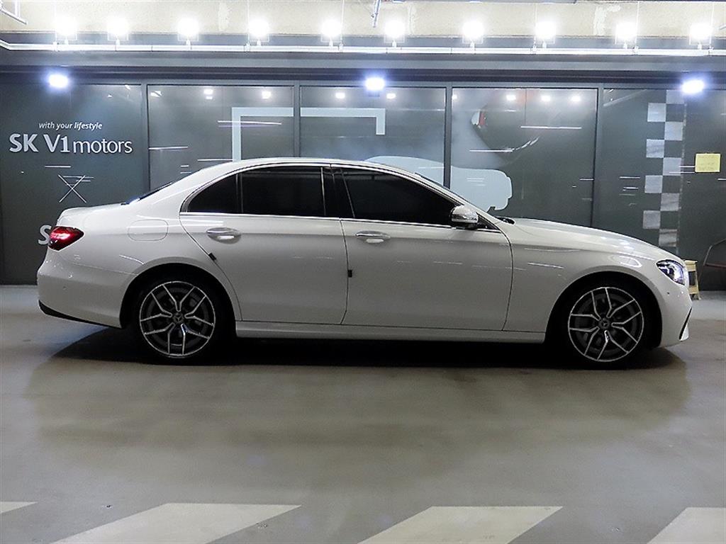 Mercedes Benz E class - Vista 3