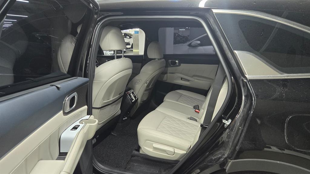 KIA Sorento - Vista 8