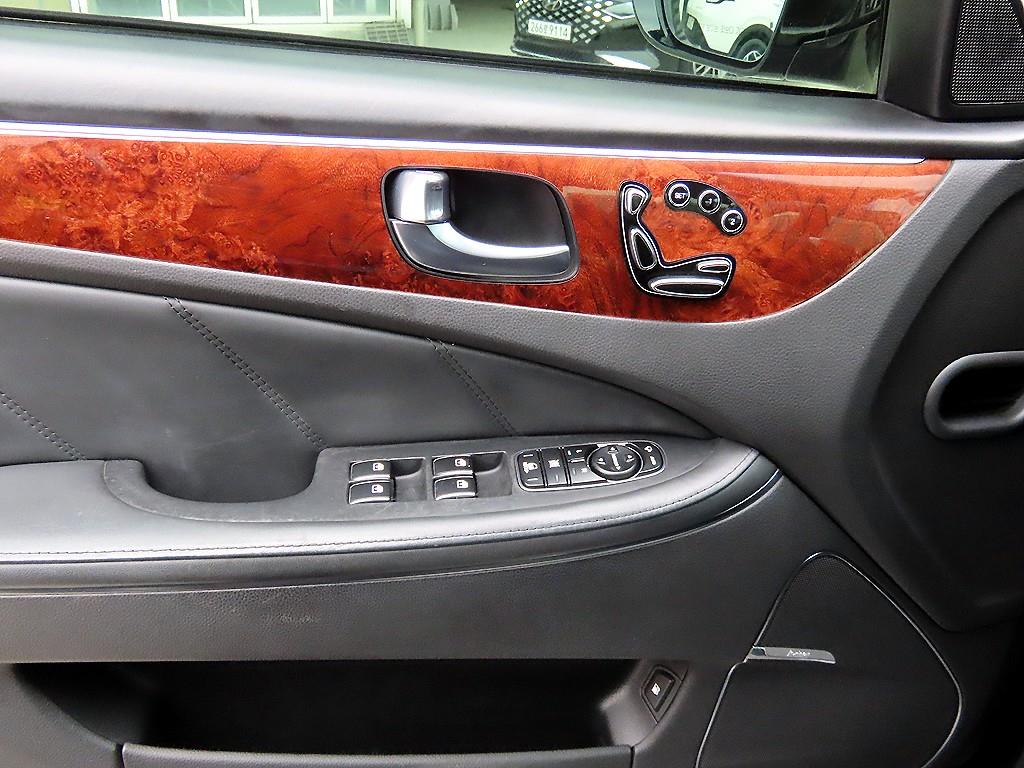 HYUNDAI Equus - Vista 11