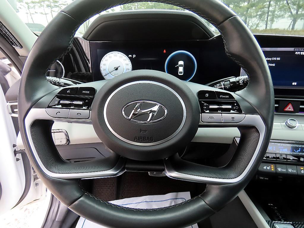 HYUNDAI Avante - Vista 8