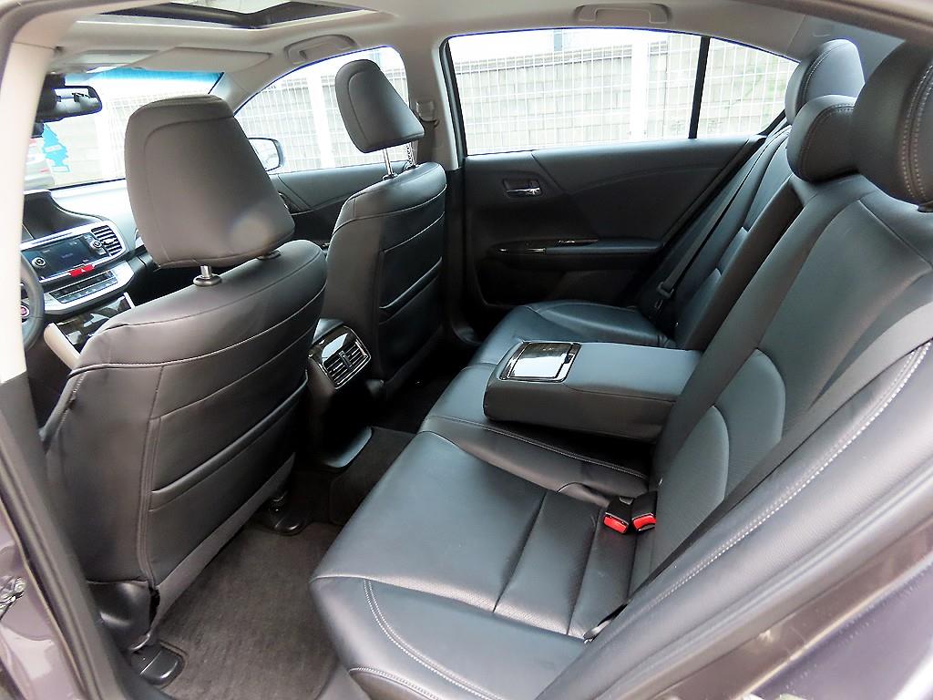 Honda Accord - Vista 6