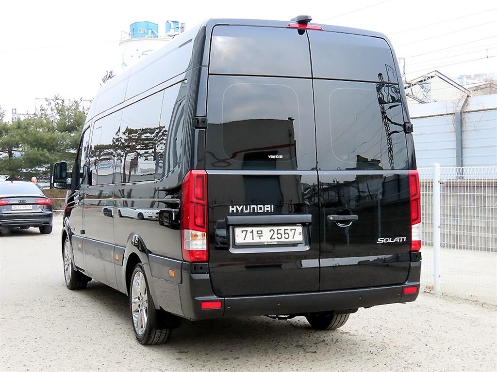 HYUNDAI Solati - Vista 3